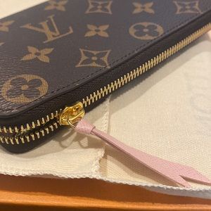 Louis VUITTON Clémence Wallet Rose Ballerine Monogram